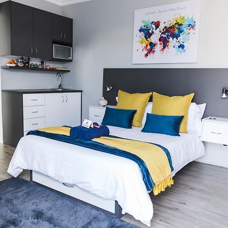 Wanderlust Private Studio Apartment Langebaan Esterno foto